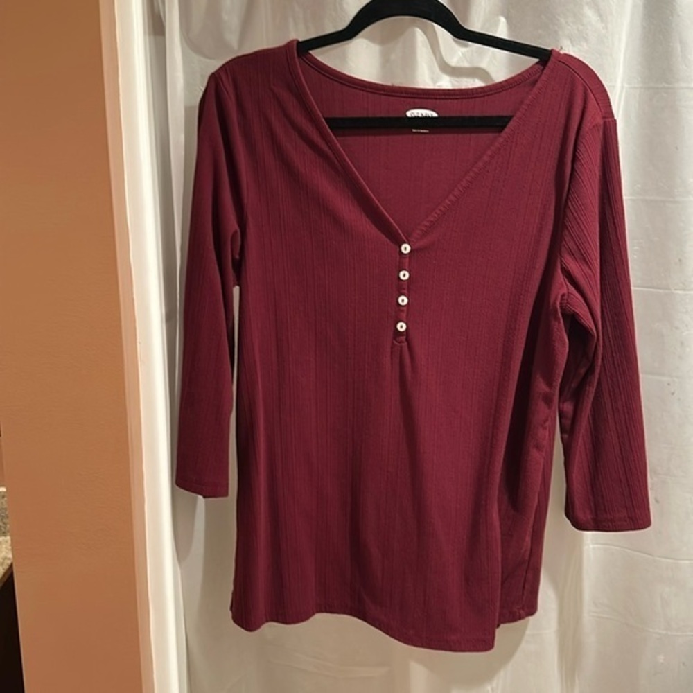 Old Navy women’s maroon slim fit XL long sleeved top